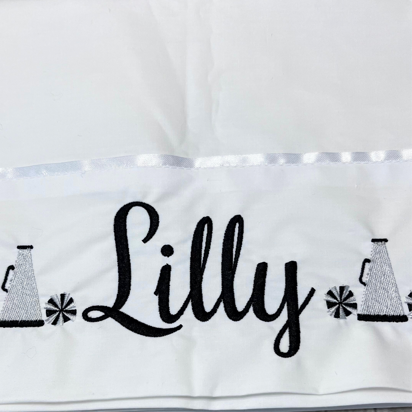 Cheerleader pillowcase cuff